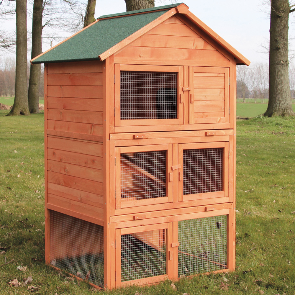 Der Hasenstall Jumbo bietet auf drei Etagen viel Platz für deine Kaninchen Dank der stabilen Holzbauweise und der wetterfesten Lasur ist der Stall ideal für den Einsatz im Garten und sorgt für eine artgerechte Haltung deiner Tiere