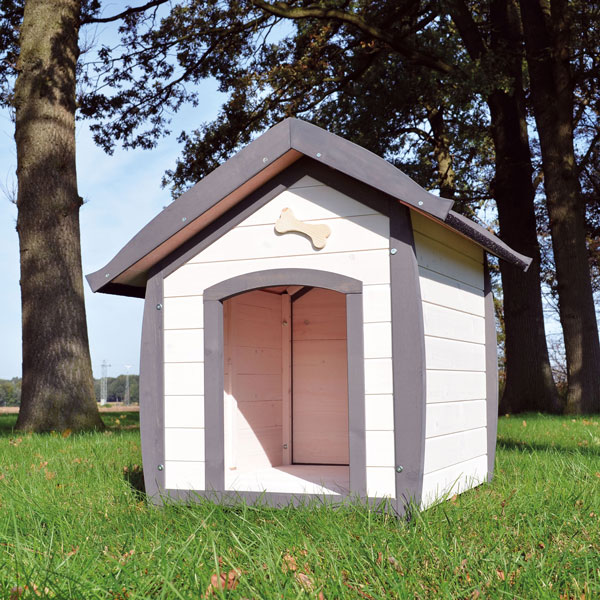 Vorderansicht der wetterfesten Hundehütte Bella aus stabilem Holz mit einem klassischen Design und einem dekorativen Knochen als Verzierung