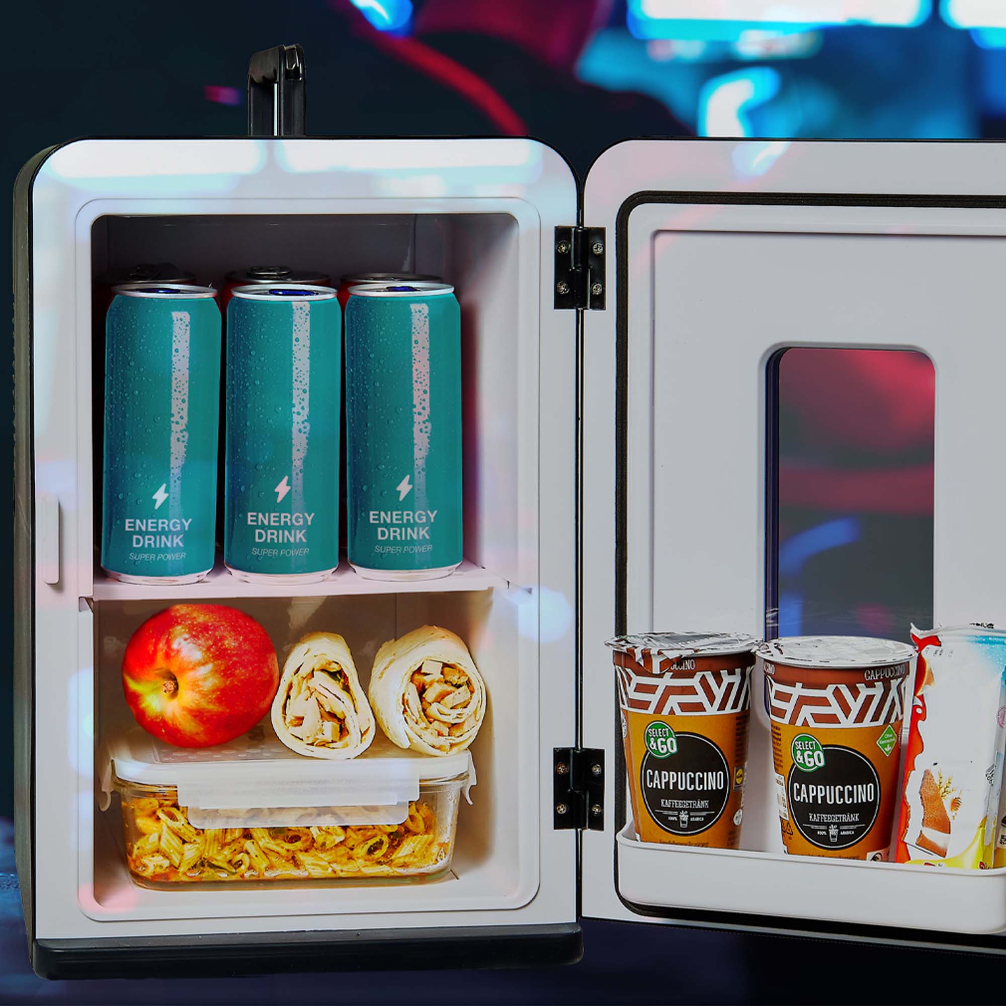 Platz für Snacks Energy-Drinks und Joghurt im Mini-Kühlschrank perfekt für unterwegs und zuhause