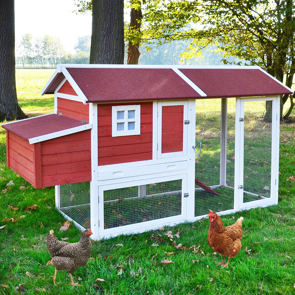 Die Hühnervoliere Gerda bietet deinen Hühnern viel Platz und Schutz in einem ansprechenden Rot-Weiß-Design, das perfekt in jeden Garten passt